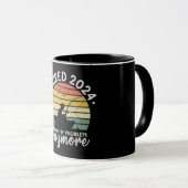 Mug Retraité 2024 Plus Mon Problème Drôle De Pêche  (Devant droit)