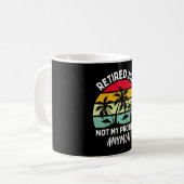 Mug Retraité 2026 Plus mon problème (Devant gauche)