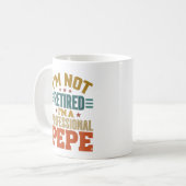 Mug Retraite Professionnelle Pepe Typographie Vintage (Devant gauche)