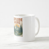Mug Retro "Explore More" Mountain Adventure (Devant droit)