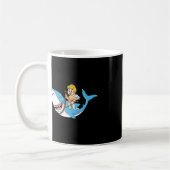 Mug Riding Cupid Shark Valentines Jour Amusants Garçon (Gauche)