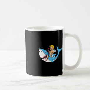 Mug Riding Cupid Shark Valentines Jour Amusants Garçon