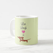 Mug Rire et aimer un Dachshund (Devant gauche)