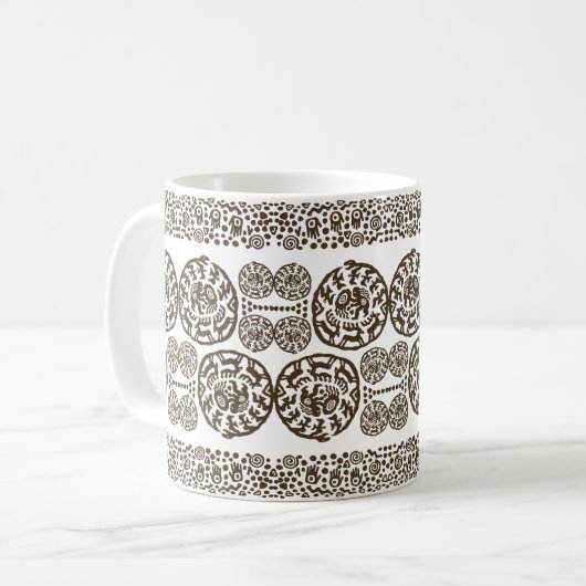 Mug Rituel antique : Homme, Bouclier, Oiseaux et Cerfs (Devant gauche)