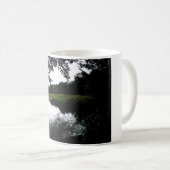 Mug Riverside avec arbres et roseaux photo (Devant droit)