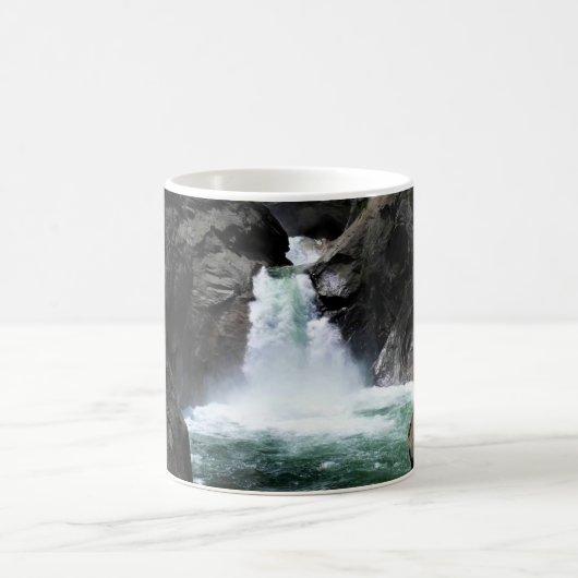 Mug Roaring River Falls, King's Canyon, CA (Centre)