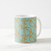 Mug Rococo éléments dorés sans couture motif. Texte or (Devant droit)