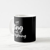 Mug ROI de tout - Brush blanc Lettres drôle (Devant gauche)
