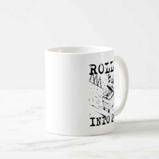 Mug Rollin’ Into 2026 Raccoon Dumpster Fire Funny New  (Devant droit)