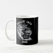 Mug Rollin Into 2026 Raccoon Funny Dumpster Fire 2025  (Gauche)