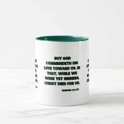 Mug Romains 5:8 KJV Bible Écriture Deux Tons (Centre)