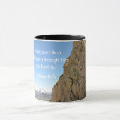 Mug Romains 8:37 Nous sommes plus que des conquérants (Centre)