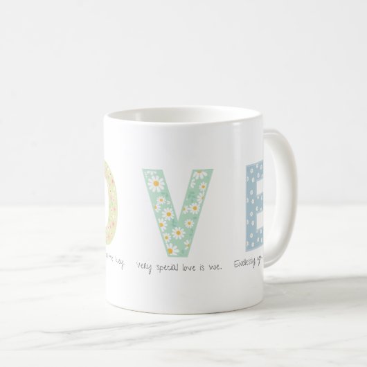 Mug Romantic Floral LOVE Initial Acrostic Design (Devant droit)