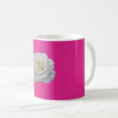 Mug Rose blanche sur Arrière - plan rose (Devant droit)