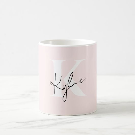 Mug Rose Blush moderne Nom du monogramme personnalisé (Centre)