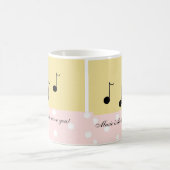 Mug Rose et crème avec notes de musique noires (Centre)
