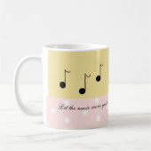 Mug Rose et crème avec notes de musique noires (Gauche)