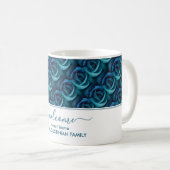 Mug Rose Floral Bleu BIENVENUE À NOTRE MAISON Invité (Devant droit)
