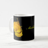 Mug Rose jaune avec gouttes de ragoût (Devant gauche)