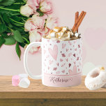 Mug Rose | Mauve Aquarelle Coeurs Nom du Motif<br><div class="desc">Idéal pour célébrer la Saint Valentin ou n'importe quel jour où vous voulez juste montrer l'amour à votre personne préférée,  ce rose et mauve sur le coeur blanc design motif est sûr d'apporter un sourire à quiconque qui le reçoit.</div>