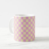 Mug Rose pastel et damier jaune clair (Devant gauche)