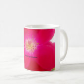 Mug Rose Rouge Floral : La Terre est une illusion | In (Devant droit)