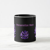 Mug Rose violet sur la bouillie de café noire personna (Centre)