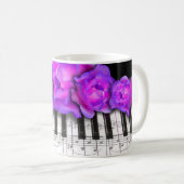 Mug Roses de Fushia et clavier et notes de piano (Devant droit)