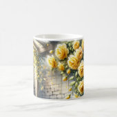 Mug Roses Dorées sur le Mur d'une Maisonnette en Pierr (Centre)