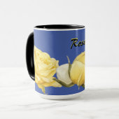Mug Roses jaunes "Roses" sur café bleu (Devant gauche)