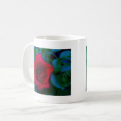 Mug Roses rouges aux tons bleus (Devant gauche)