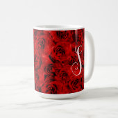 Mug Roses rouges foncées modernes Monogramme personnal (Devant droit)