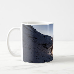 MUG ROUTE COURBE AU MILIEU DE LA NEIGE MONTAGNE COUVER