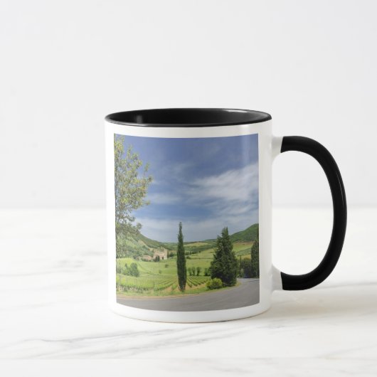 Mug Route de campagne entre cyprès et (Droite)