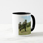 Mug Royal Thai Marines se promènent pour sécuriser le (Devant droit)