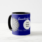 Mug Ruban gris/gris Fleur Tmpl par Kenneth Yoncich (Devant gauche)
