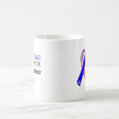 Mug Ruban masculin de conscience de cancer du sein (Centre)