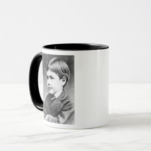 Mug Rudyard Kipling, c.1870 (Devant gauche)