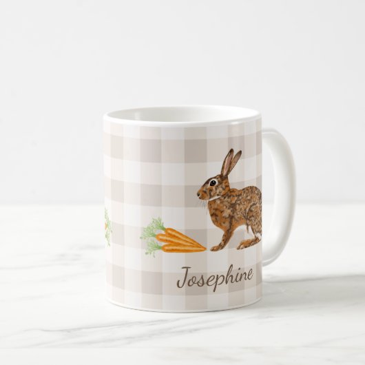 Mug Rustic Bunny And Carrots With Name Beige Gingham (Devant droit)