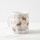 Mug Rustic Hare And Carrots With Name Beige Gingham (Devant gauche)