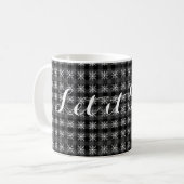 Mug Rustique gris et noir plaid - laissez-le neiger (Devant gauche)