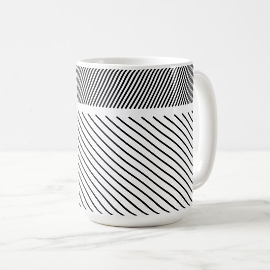 Mug Rythme diagonal en noir et blanc (Devant droit)