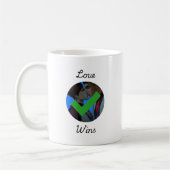 Mug S1 Jayvik Love Wins (Gauche)