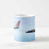 Mug S-3B VIKING et F/A-18D HORNET (Centre)