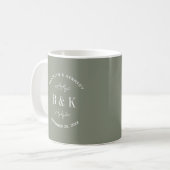 Mug Sage Green Floral Botanogram Nom du couple (Devant gauche)