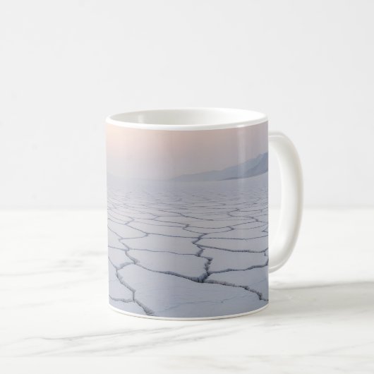 Mug Salt Flats à l'aube : Paysage minimaliste éthéré (Devant droit)