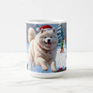 Mug Samoyède courant dans la neige avec un chapeau de