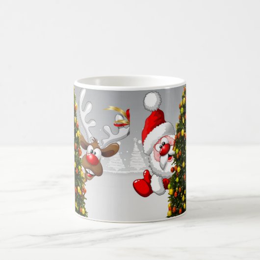 Mug Santa claus and reindeer behind a christmas tree.j (Centre)
