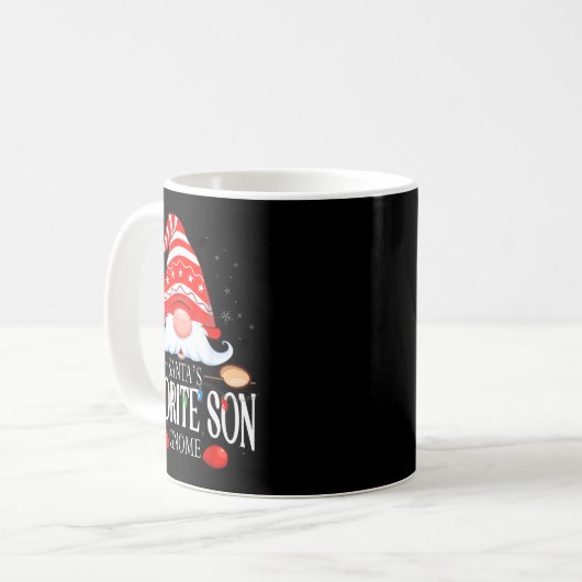 Mug Santa's Favorite Son Gnome Matching Christmas Paja (Devant gauche)