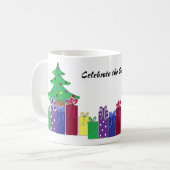 Mug Sapin de Noël avec cadeaux emballés (Devant gauche)
